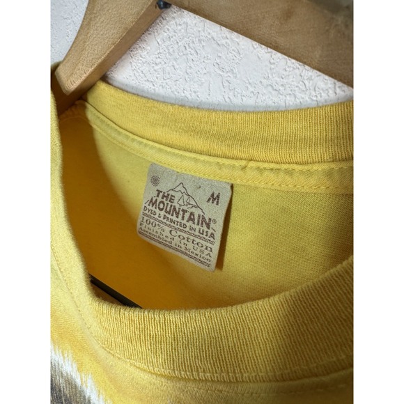 Vintage 2004 The Mountain Wolf Graphic T-Shirt Yellow Moon Nature‎ USA Men's M - Picture 5 of 7